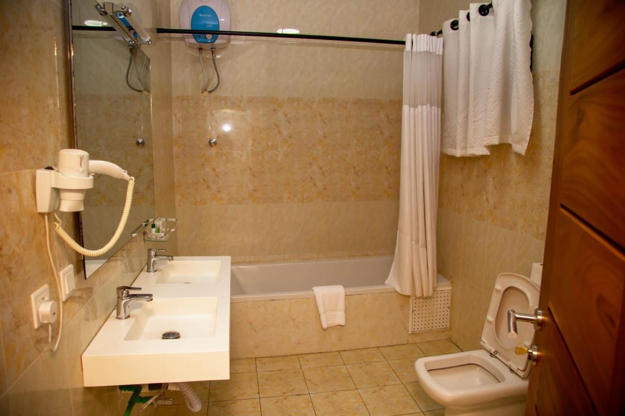 Ange Hill Hotel Accra Extérieur photo